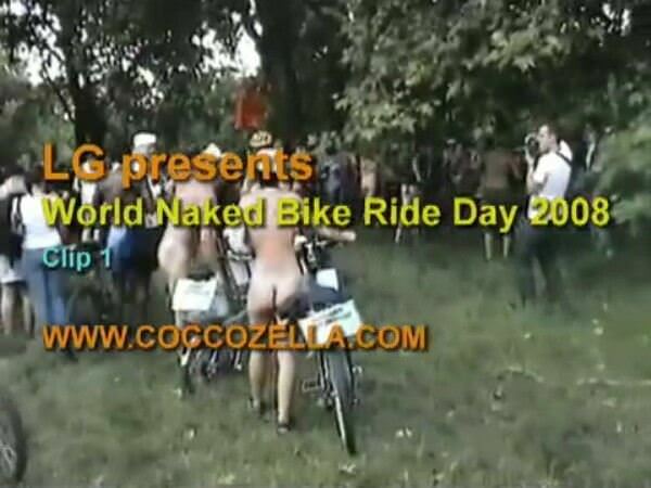 Video cycle race of nudists [Pure naturism]