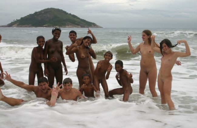 Nudism tourism in Brazil [Pure naturism]